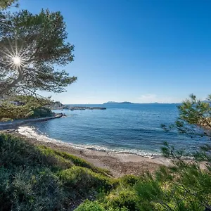 https://superbe-studio-avec-accs-mer.fr-provencehotel.com